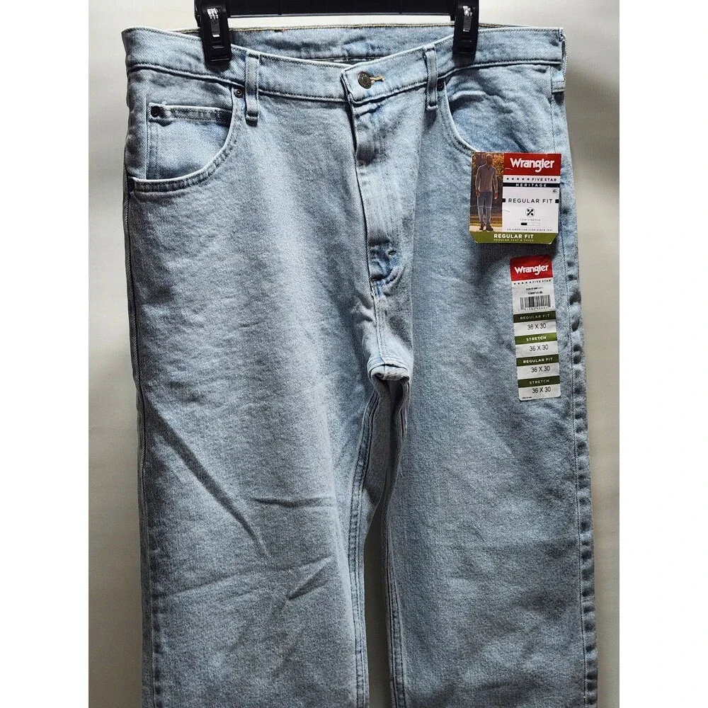 Wrangler Five Star Regular Fit Jeans – Men’s 36x30 Light Wash.           #101